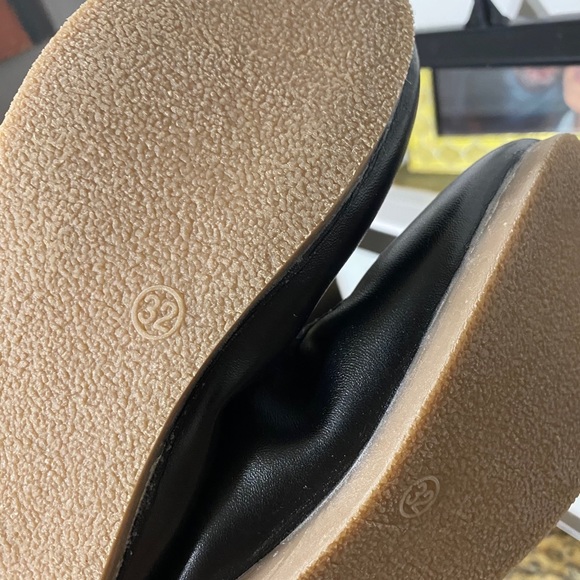 MG Baby size 32🖤🖤🖤🖤 - Picture 10 of 11